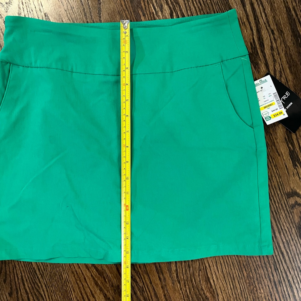 Kelly green skort